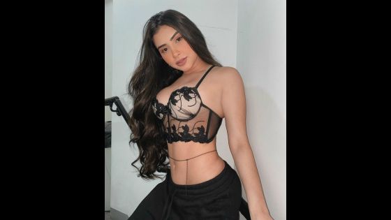 Tainá costa dando uma aula deliciosa de como sentar gostoso