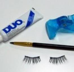 Como colocar cílios postiços