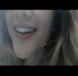 Ninfeta viciada em homem casado manda vídeo e a esposa dele espalha