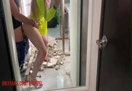 Gostosa fudendo na construção , Essa safada adorou ser fodida assim.