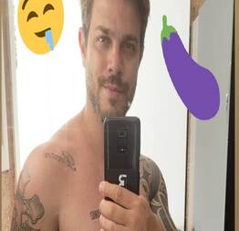 Famosos nus Felipe Becari tem nudes publicado no Instagram e foto de pau ganha a web