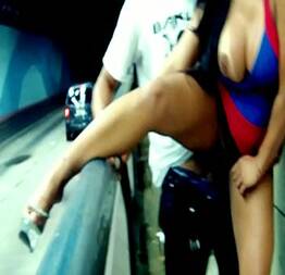 Gostosa Se Exibe E Faz Sexo Dentro Do Túnel E Termina Tendo Que Se Explicar Para A Polícia | Sexo Da Rua |sexo Na Rua