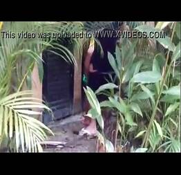 Safada dando no meio da rua depois da balada no Sea Club ( ILHABELA).- | sexo da rua |sexo na rua