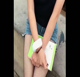 Sexo por dinero en la calle a linda chava mexicana de 18años le ofrezco dinero en la plaza para que