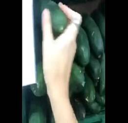 Novinha não aguenta mais essa vontade de dar o cu